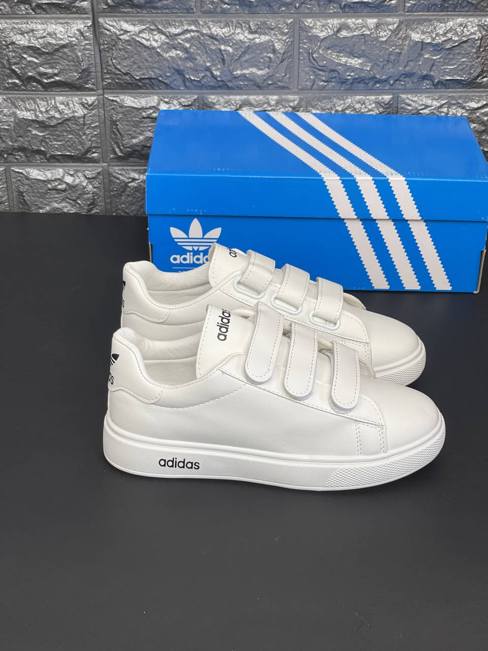 

Кроссовки Адидас на липучках белые кросовки Adidas, Белый