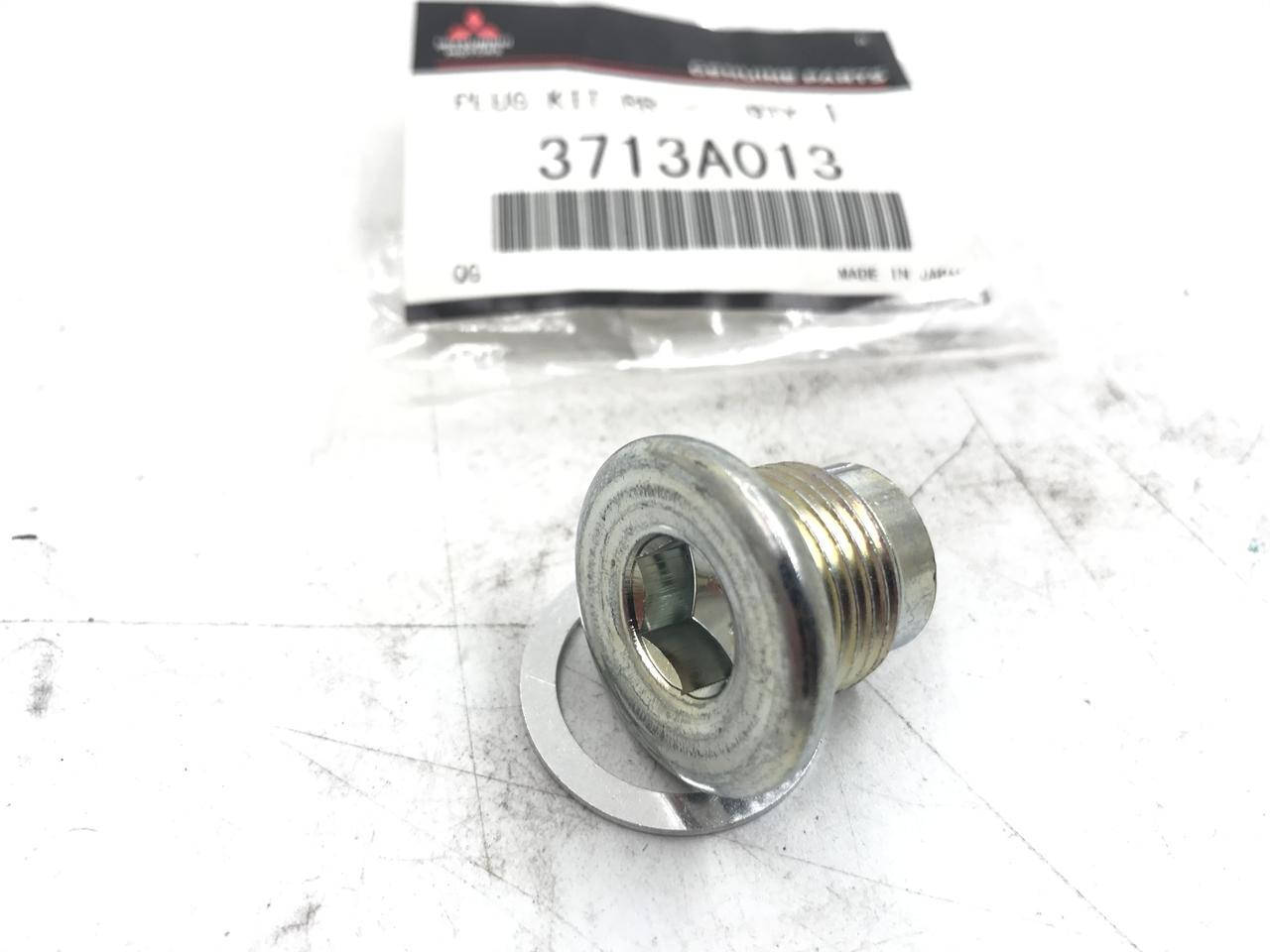 

Заглушка масляного задньго моста 3713A013 MITSUBISHI
