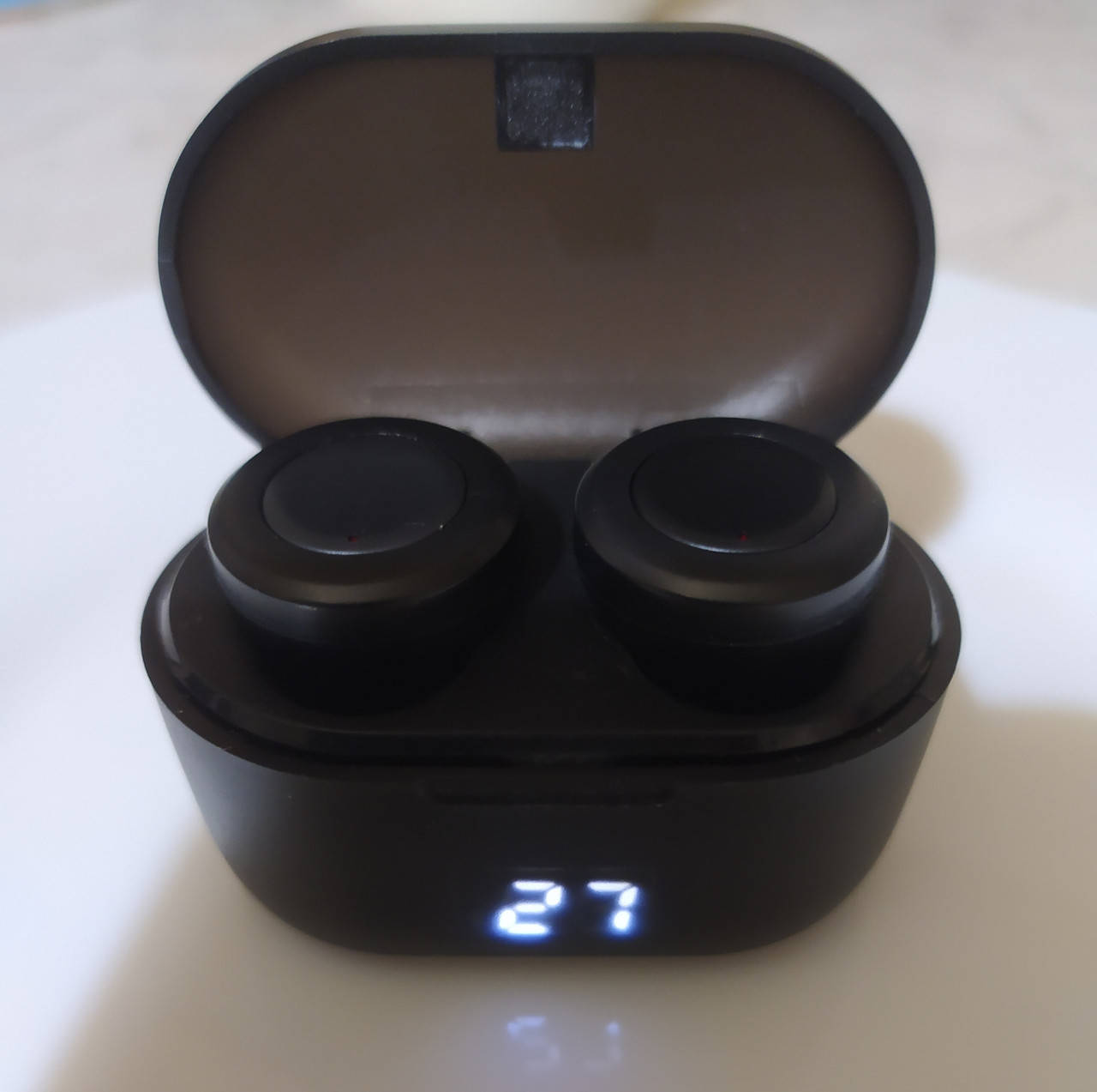 

Беспроводные наушники BQC-А6 с зарядным устройством и цифровым дисплеем, Bluetooth 5.0