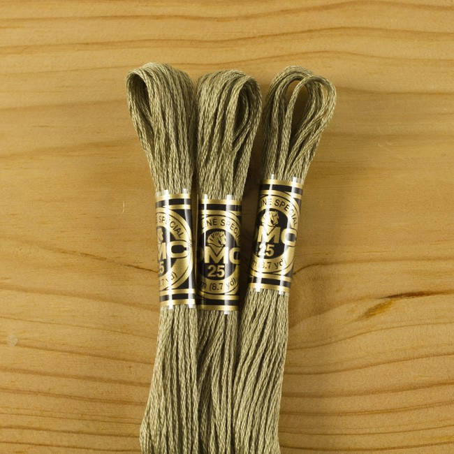 

Нитки мулине DMC 3032 (Франция)