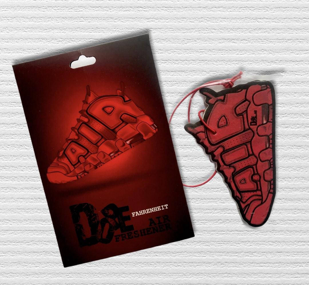 

Стильный ароматизатор Dope Cross для авто с запахом духов "Fahrenheit"