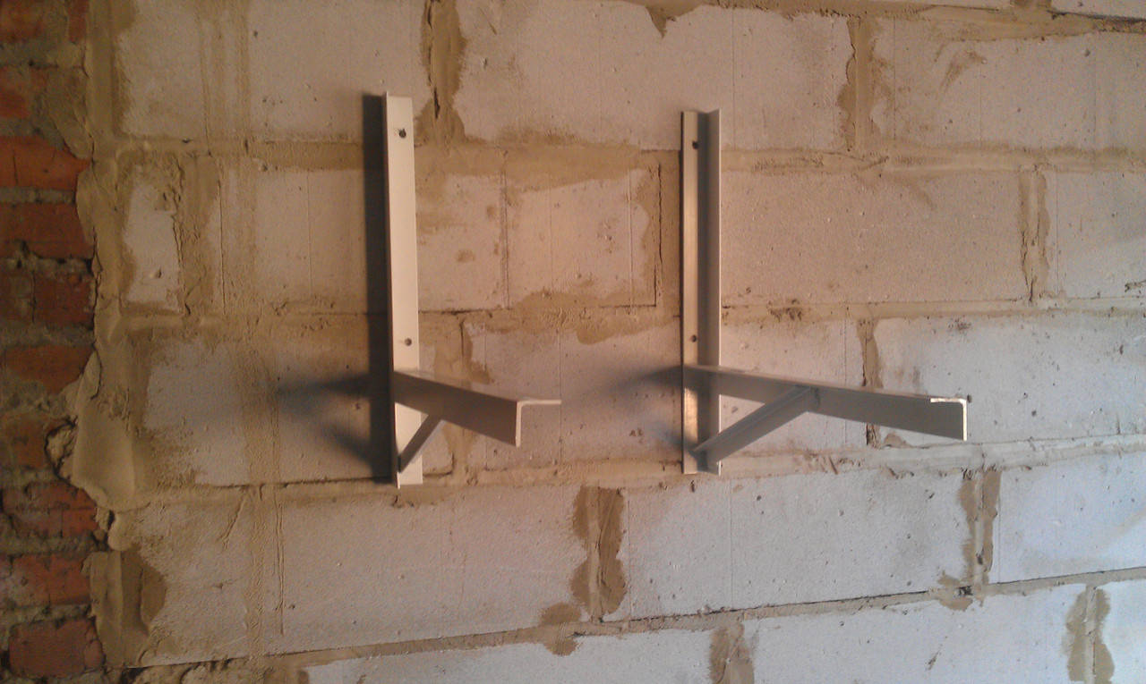 

Кронштейн из уголка для кондиционера, Белый