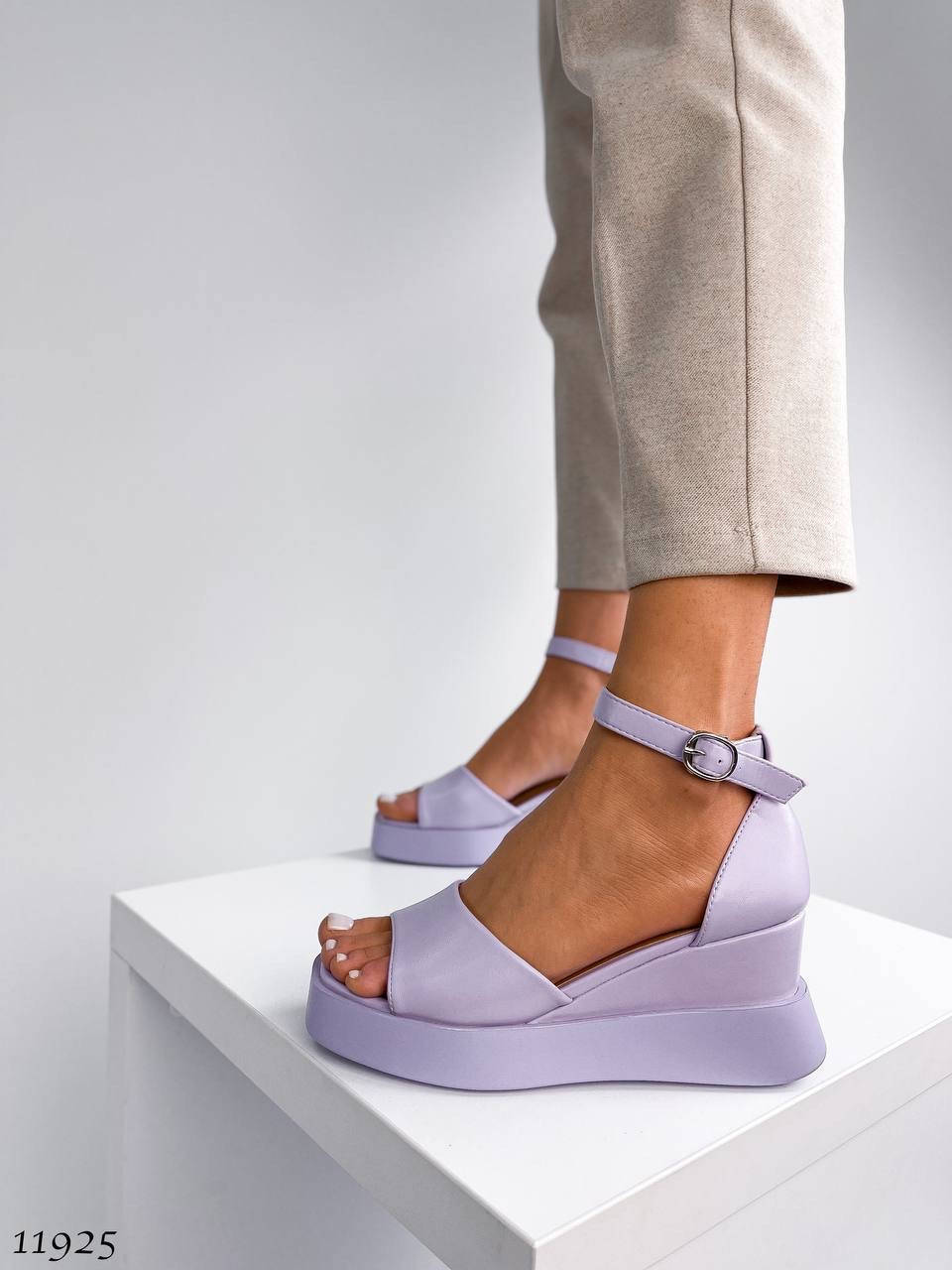 

Босоножки женские на танкетке лиловые фиолетовые 36 37 38 39 40