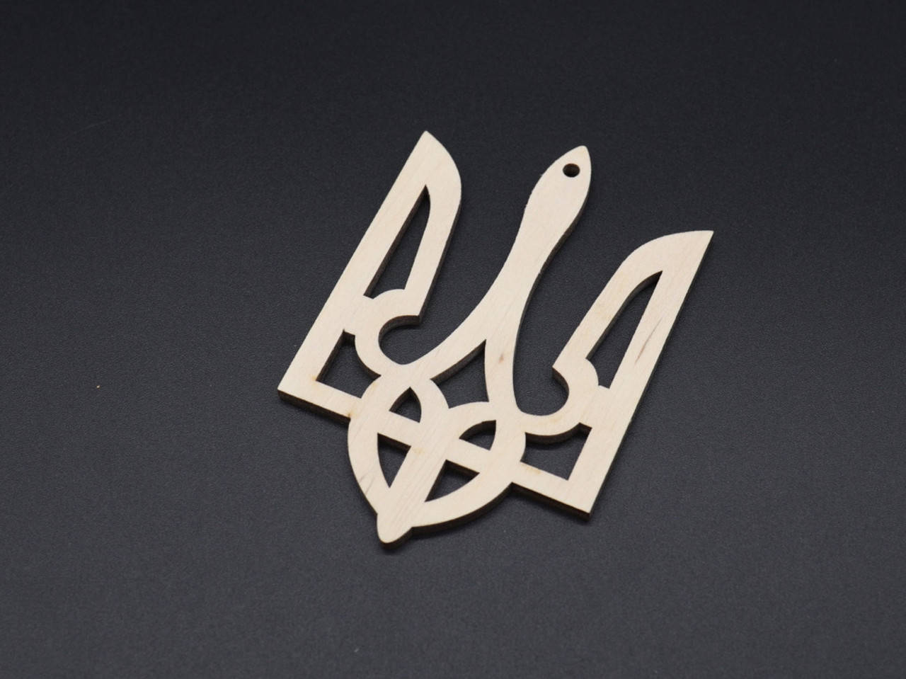 

Деревянные тризубы. Фанера. 65х97мм