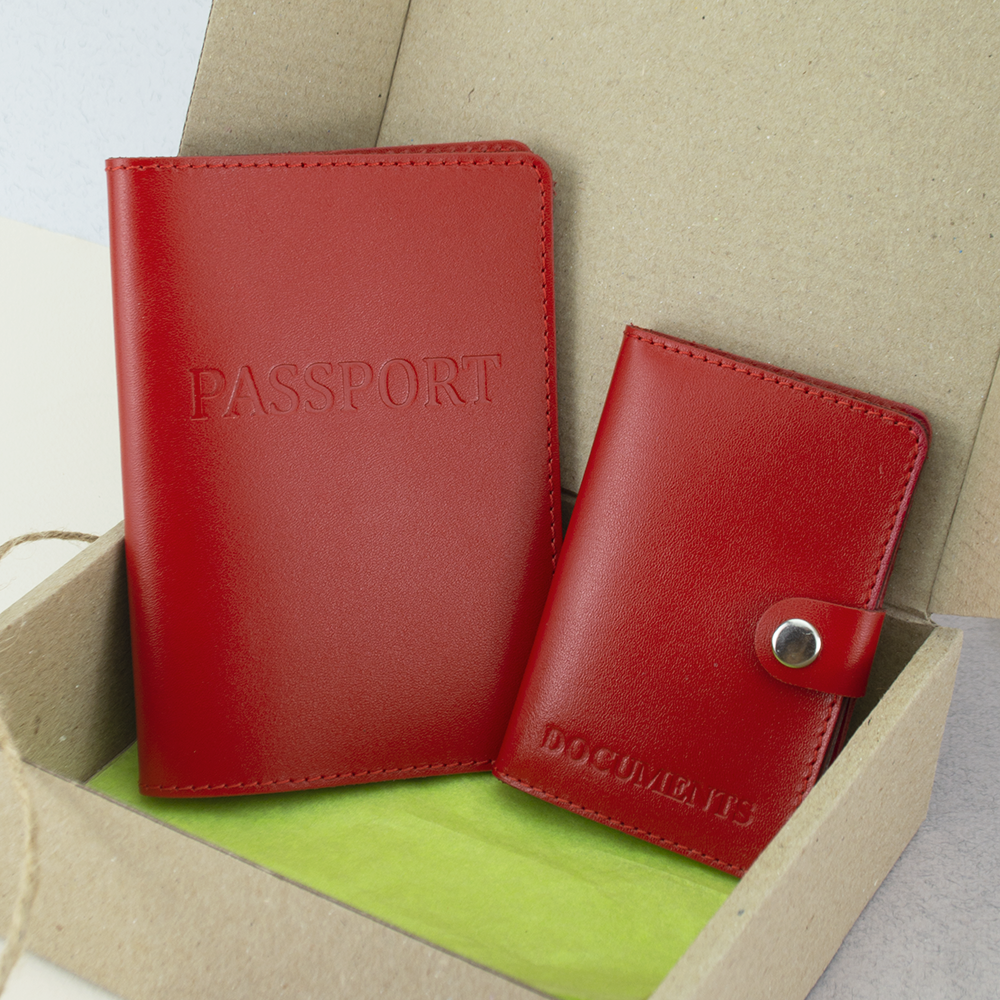 

Подарочный женский набор №60: обложка документы + обложка на паспорт (красный)