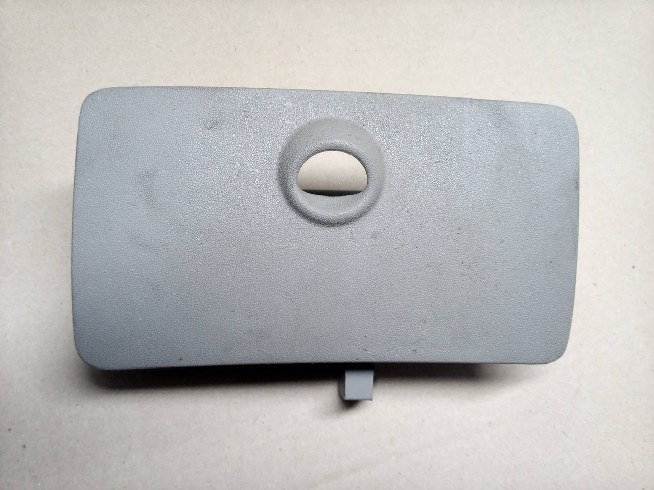 

Накладка кришка запобіжників в салоні Рено Сценік 2 Renault Scenic 2