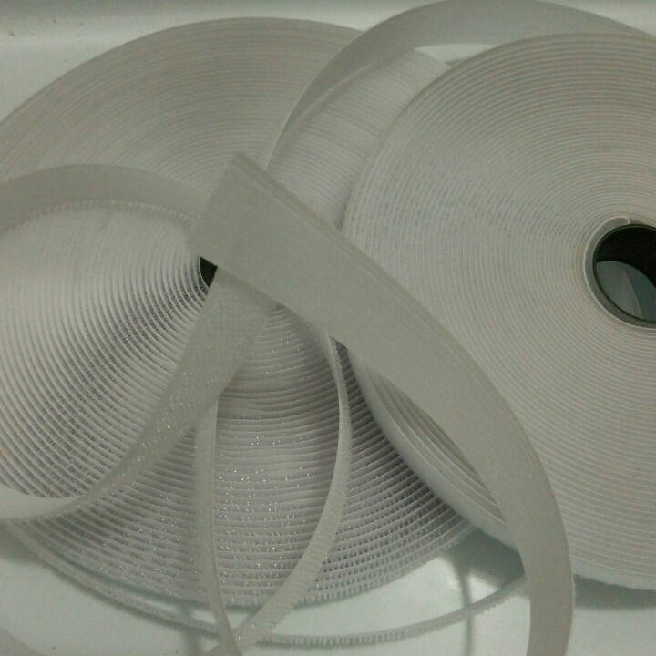 

Липучка белая 2см