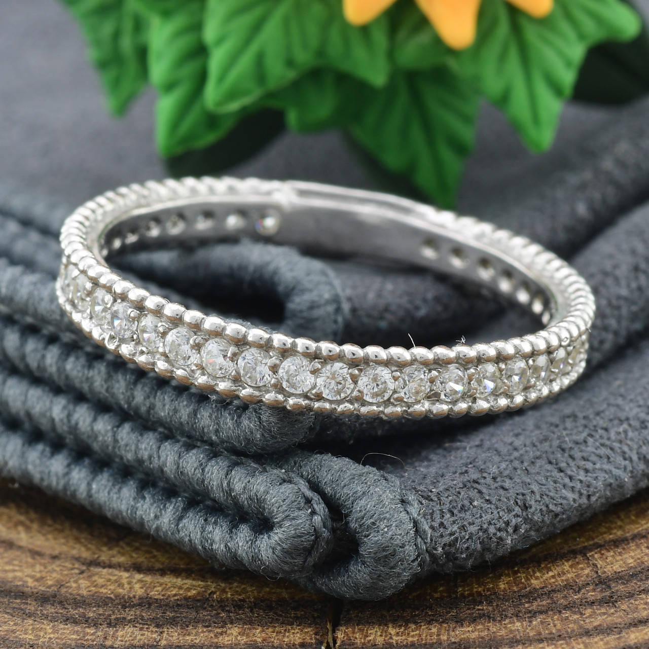 

Кольцо серебряное женское Янина вставка белые фианиты размер 18