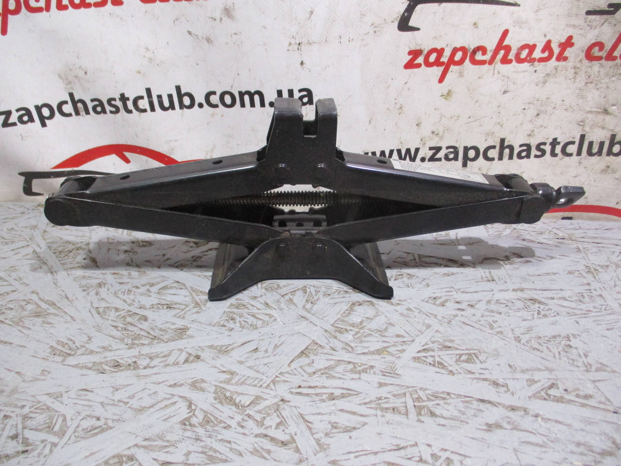 

Домкрат автомобильный ромбический 600кг 9917541 Colt CZ 3 Mitsubishi
