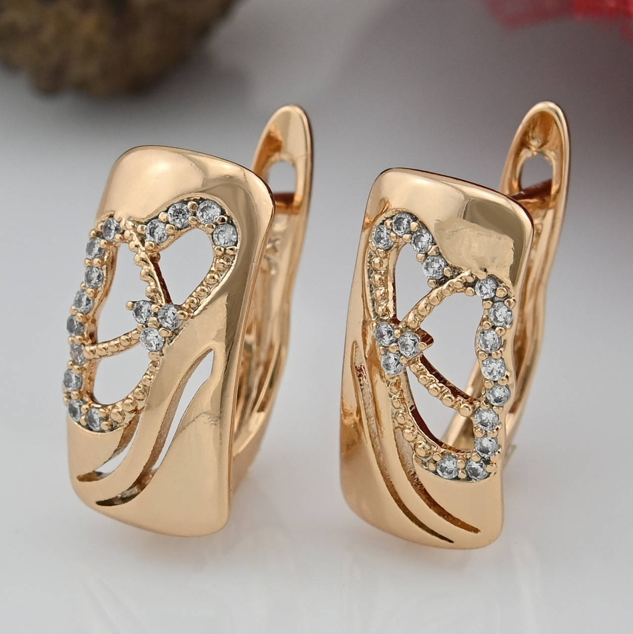 

Серьги Xuping 31066 размер 16х8 белые фианиты мм вес 2.5 г позолота 18К