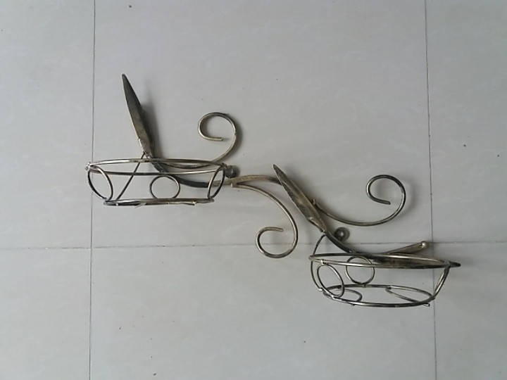 

Подставка для цветов настенная на 2 эл.