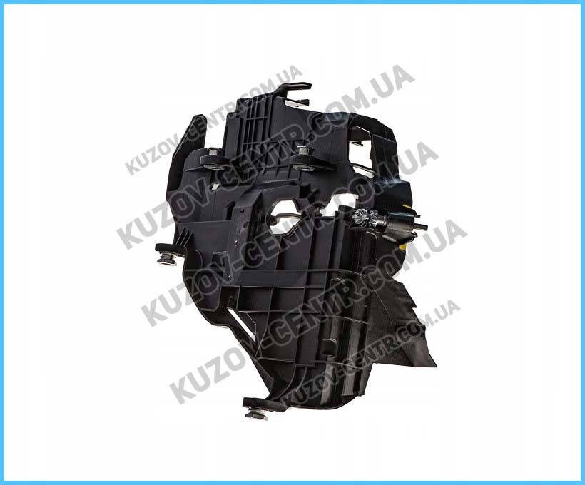 

Кронштейн фары VW Touareg '02-06 правый (FPS) 7L6941614C