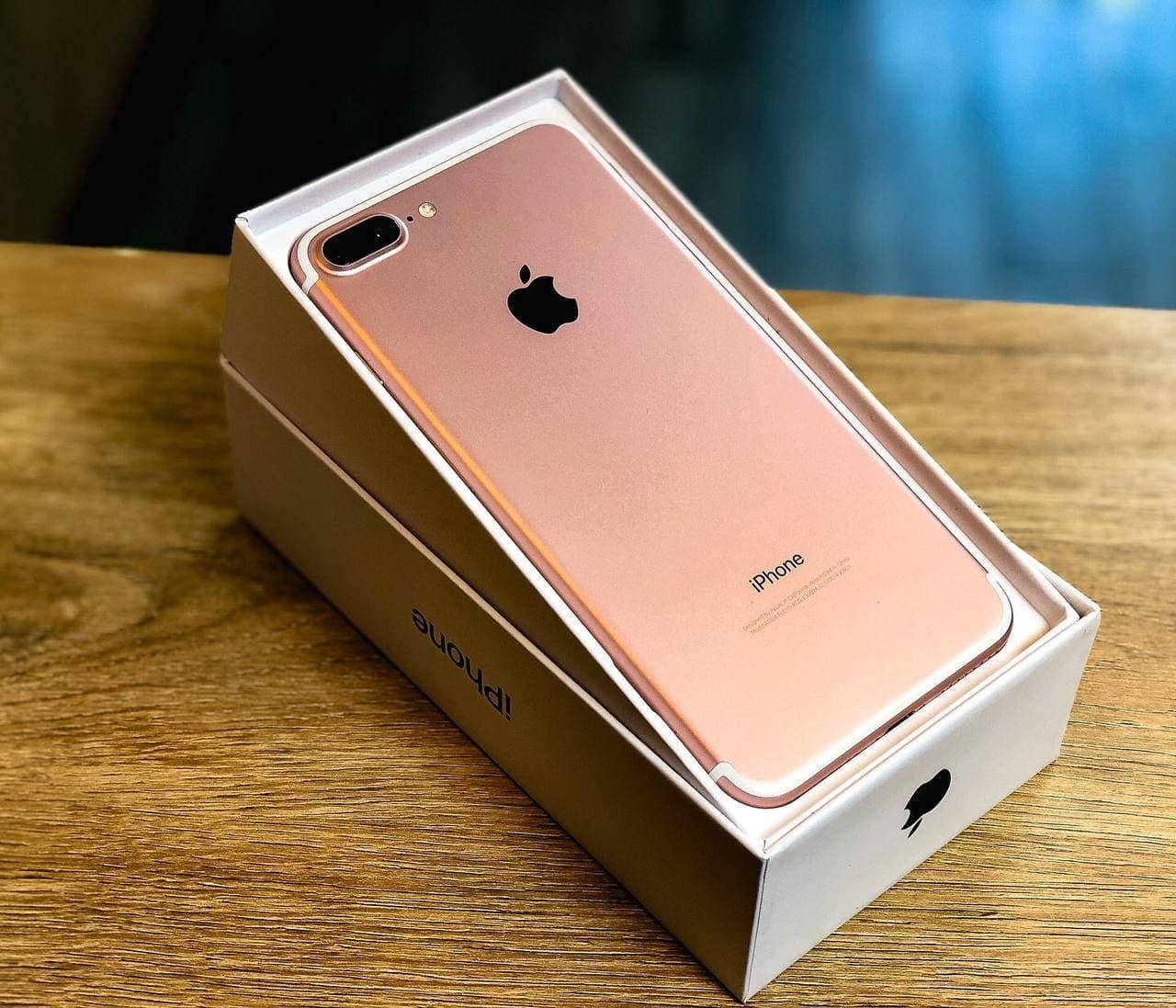 

Б/У Apple iPhone 7 Plus Rose Gold 32GB Оригінал Neverlock, Розовый
