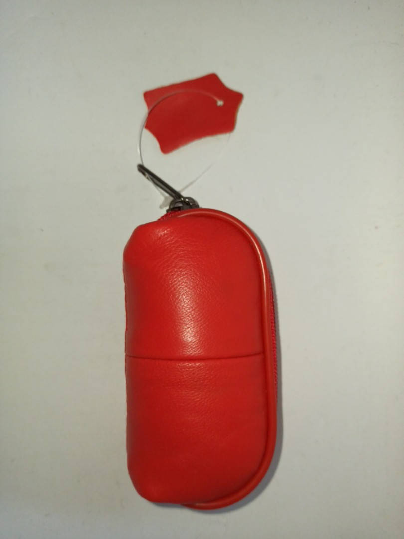 

Ключниця шкіряна червона з кільцем Gold Coral.