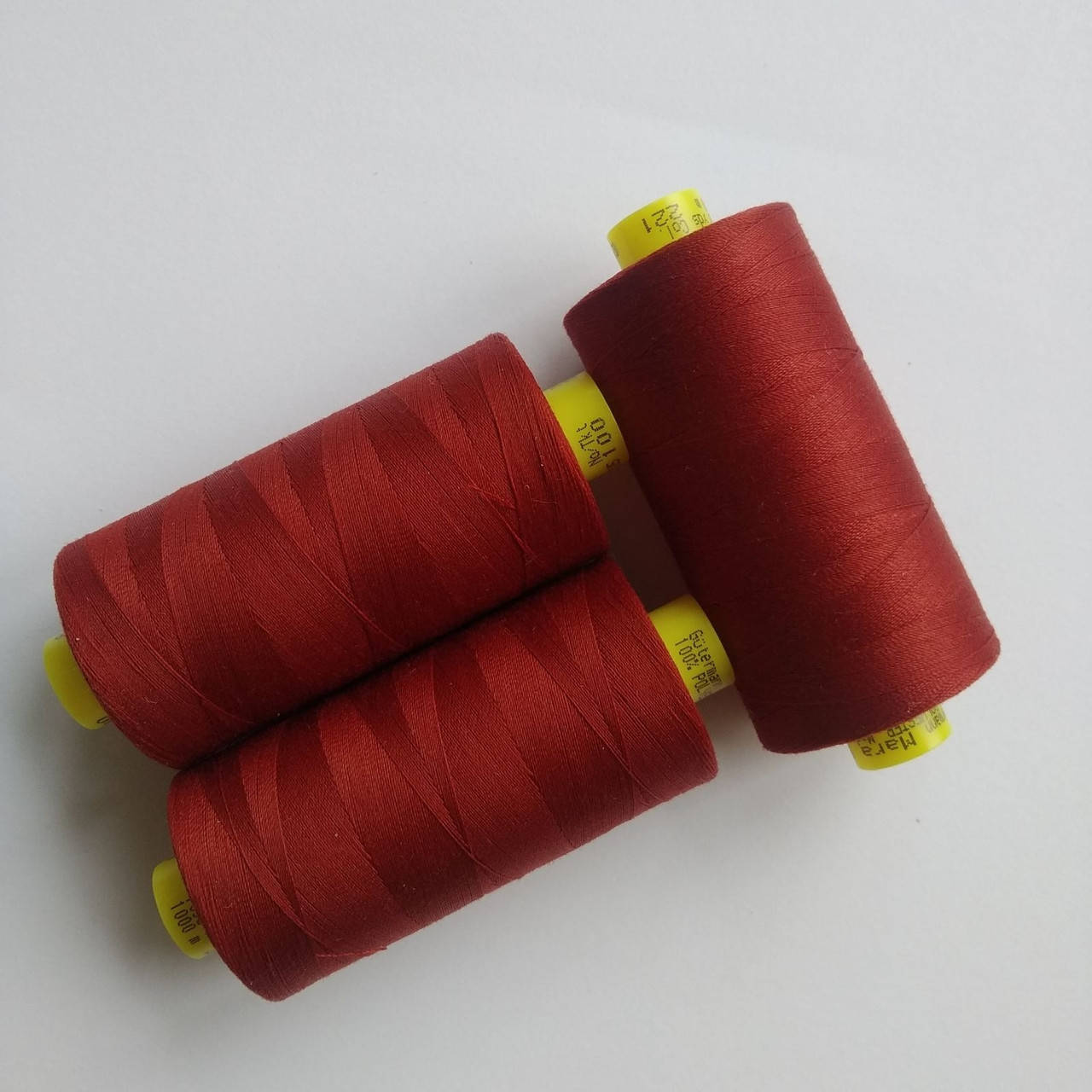 

Нитки Gutermann Mara 100/221/1000m, Бордовый