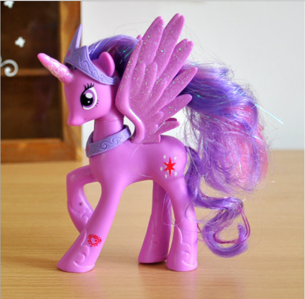 

Фигурка Единорог My Little Pony Пони-пегас Искорка Мой 14 см 01934