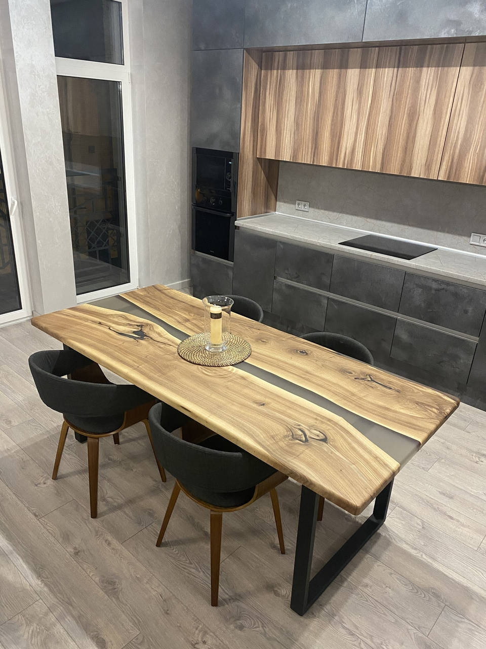 

Стол из натурального дерева и эпоксидной смолы Woodart, Разные цвета