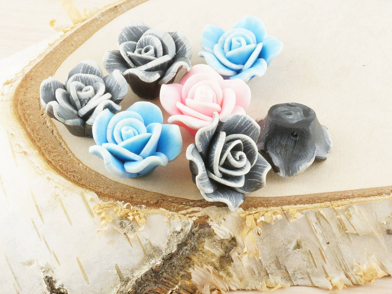 

Бусина из полимерной глины роза 22 мм