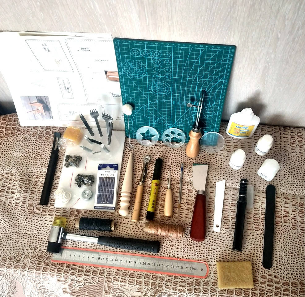 

Набор для рукоделия для работы с кожей leather craft 42 предмета инструмент с химией