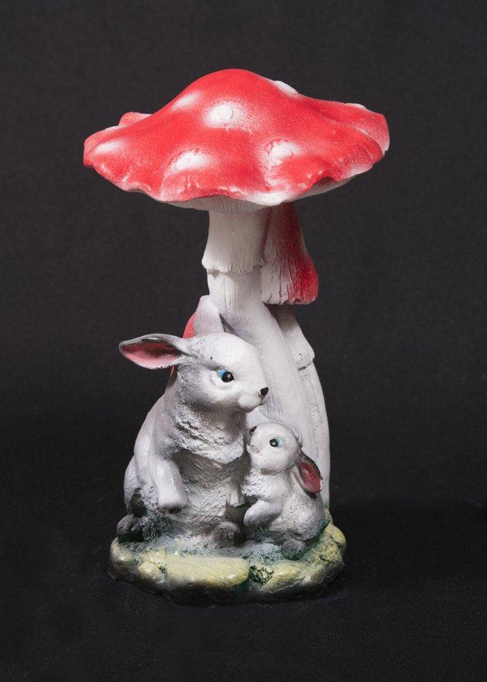 

Садова фігура. Зайці під грибом ш.19/в.30 см. (Гіпс)