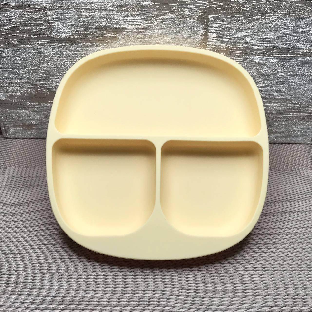 

Тарелка силиконовая секционная Пастельно-желтый