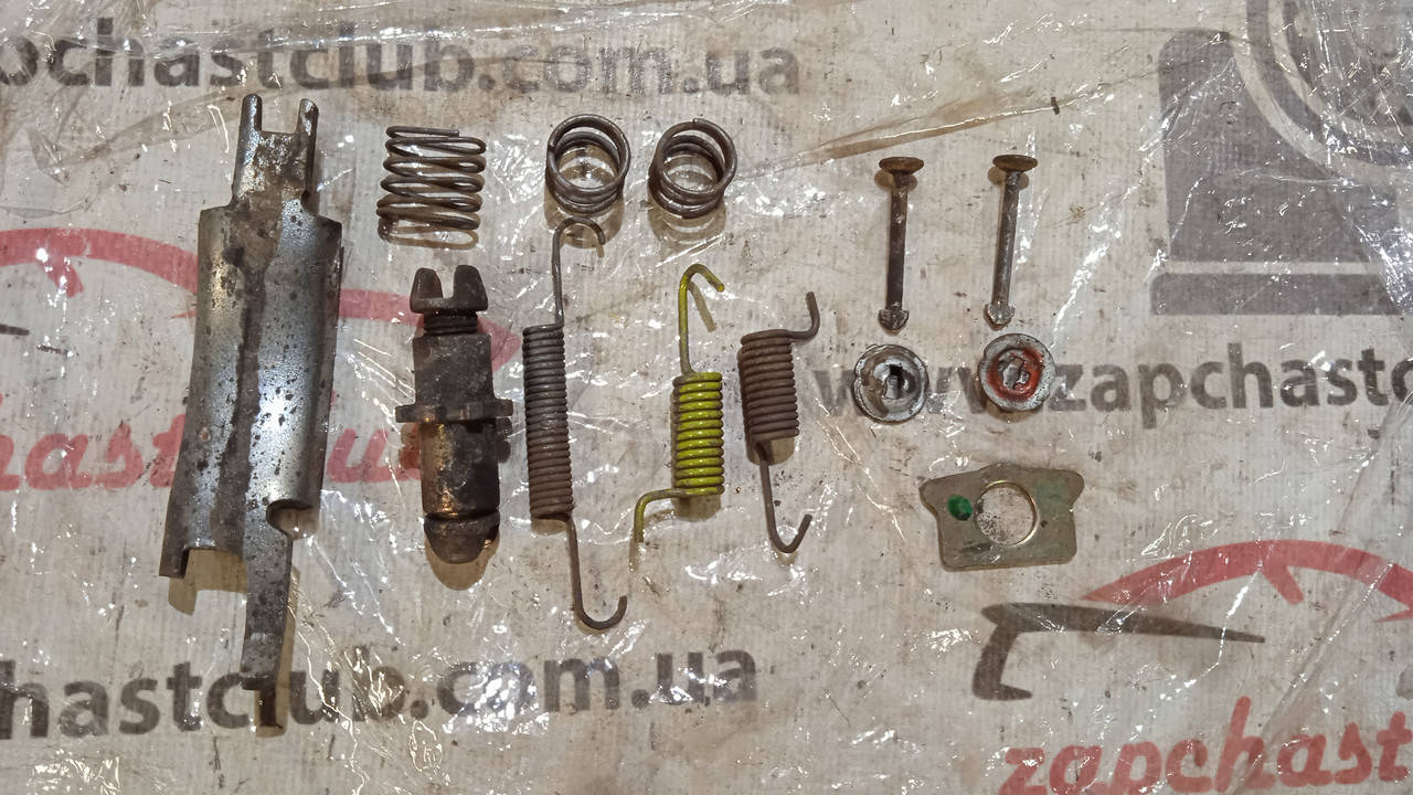 

Механизм ручника левый (без флажка на колодке) MR129877,MB858934 9918349 Lancer 9 Mitsubishi