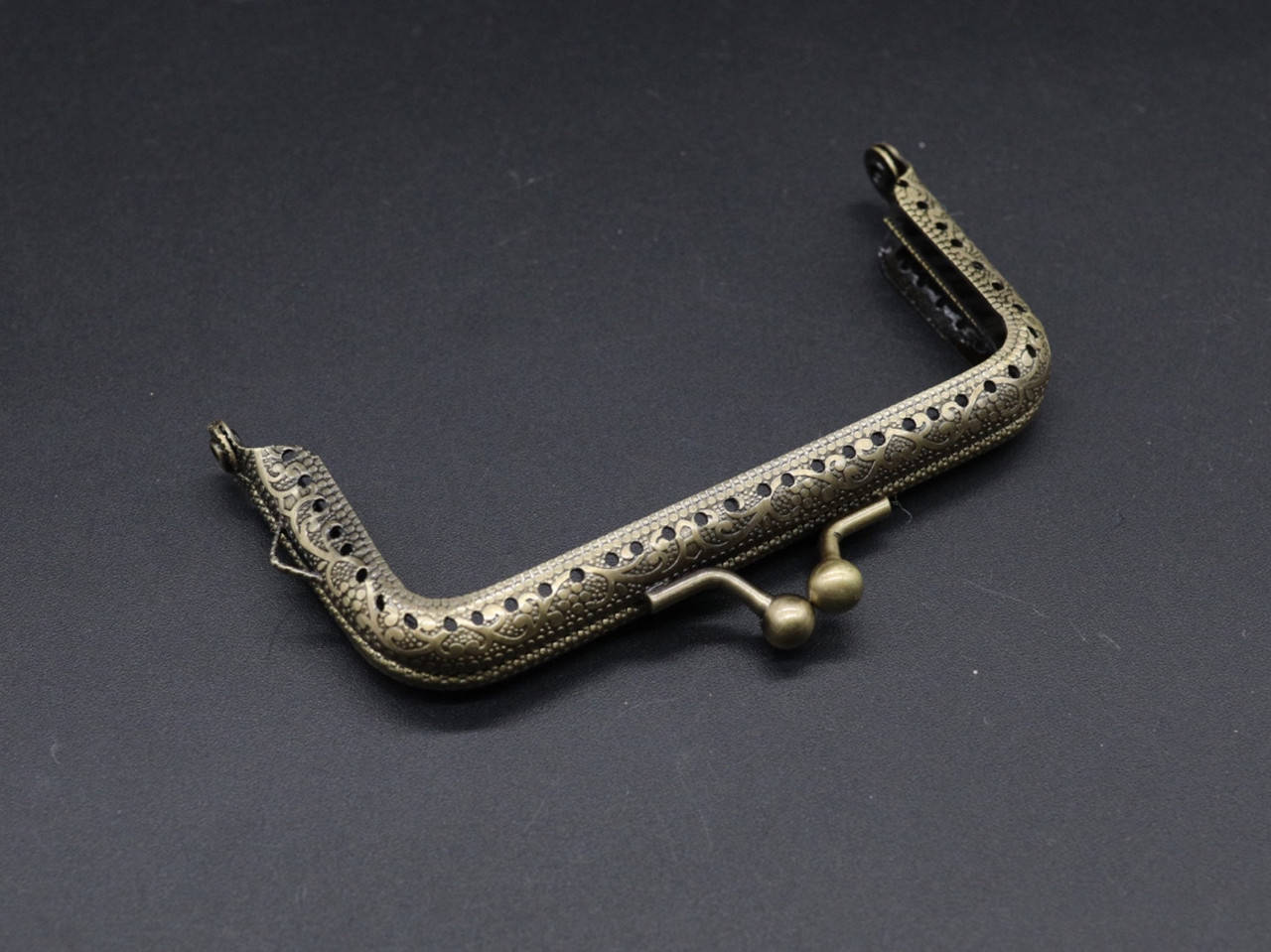 

Фермуар. Цвет "антик". 9см.