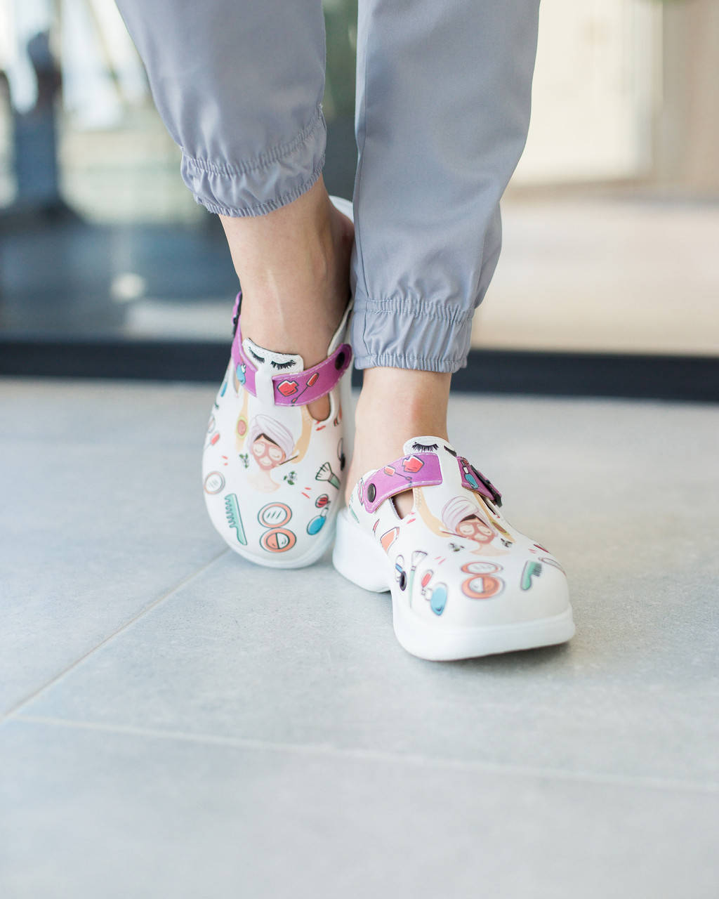 

Обувь сабо на платформе с принтом BEAUTY AESTHETIC, Белый