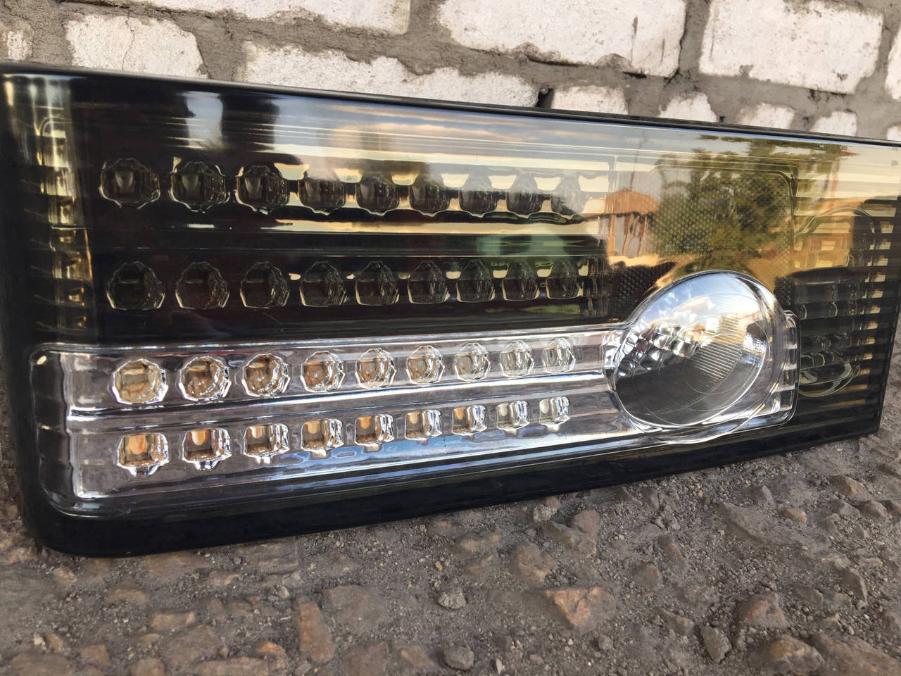 

Диодные задние фонари на ВАЗ 2109 "Стефания" с бегающим повторителем поворотовю