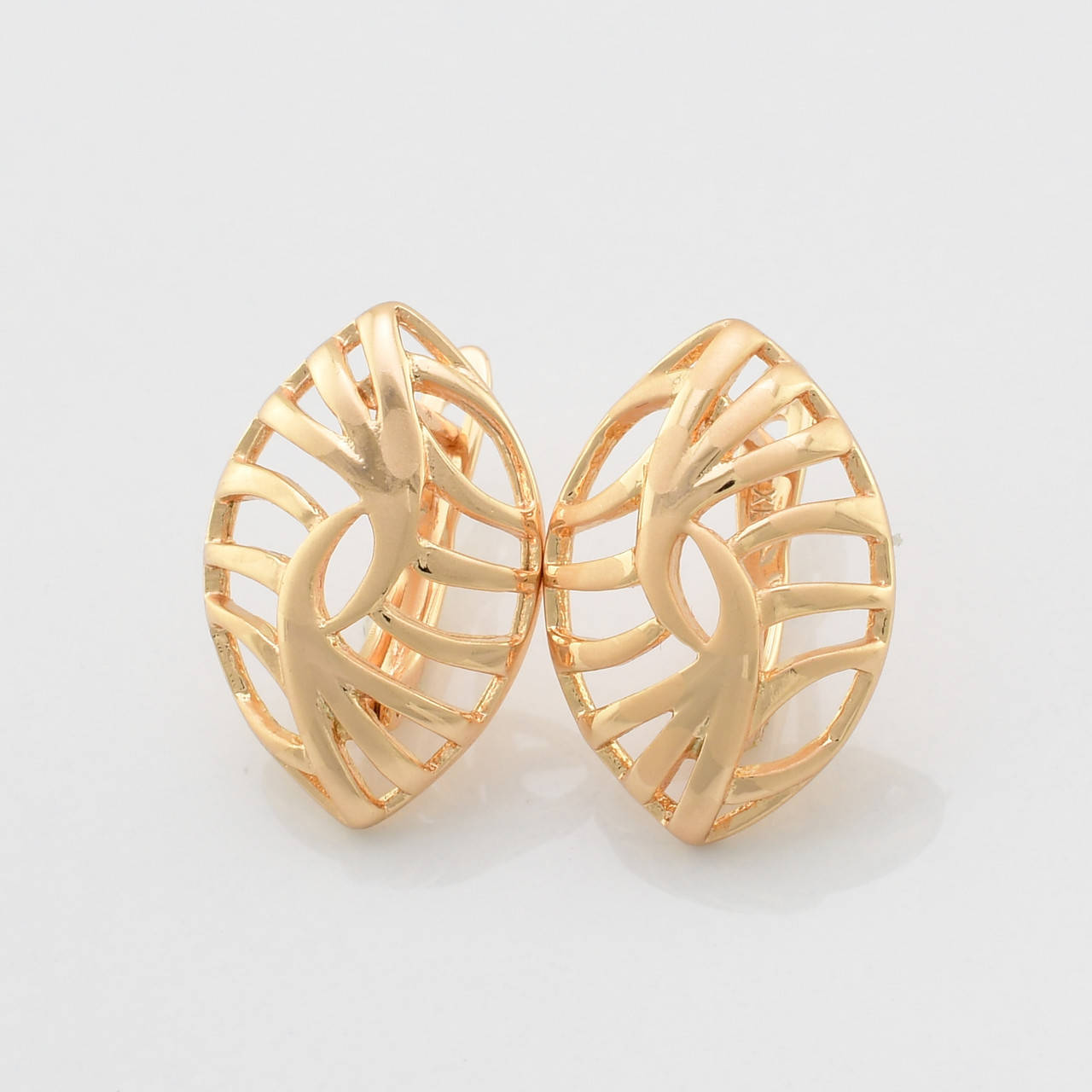 

Серьги Xuping 2288418Красп непарные размер 20х13 мм вес 3 г позолота 18К