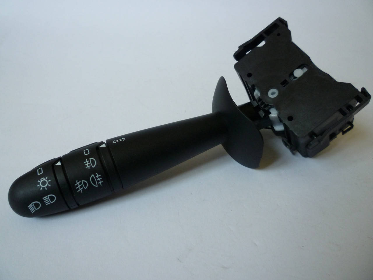 

Переключатель света фар на Renault Trafic / Opel Vivaro с 2001... 4 MAX (Польша), 0602-01-0095P