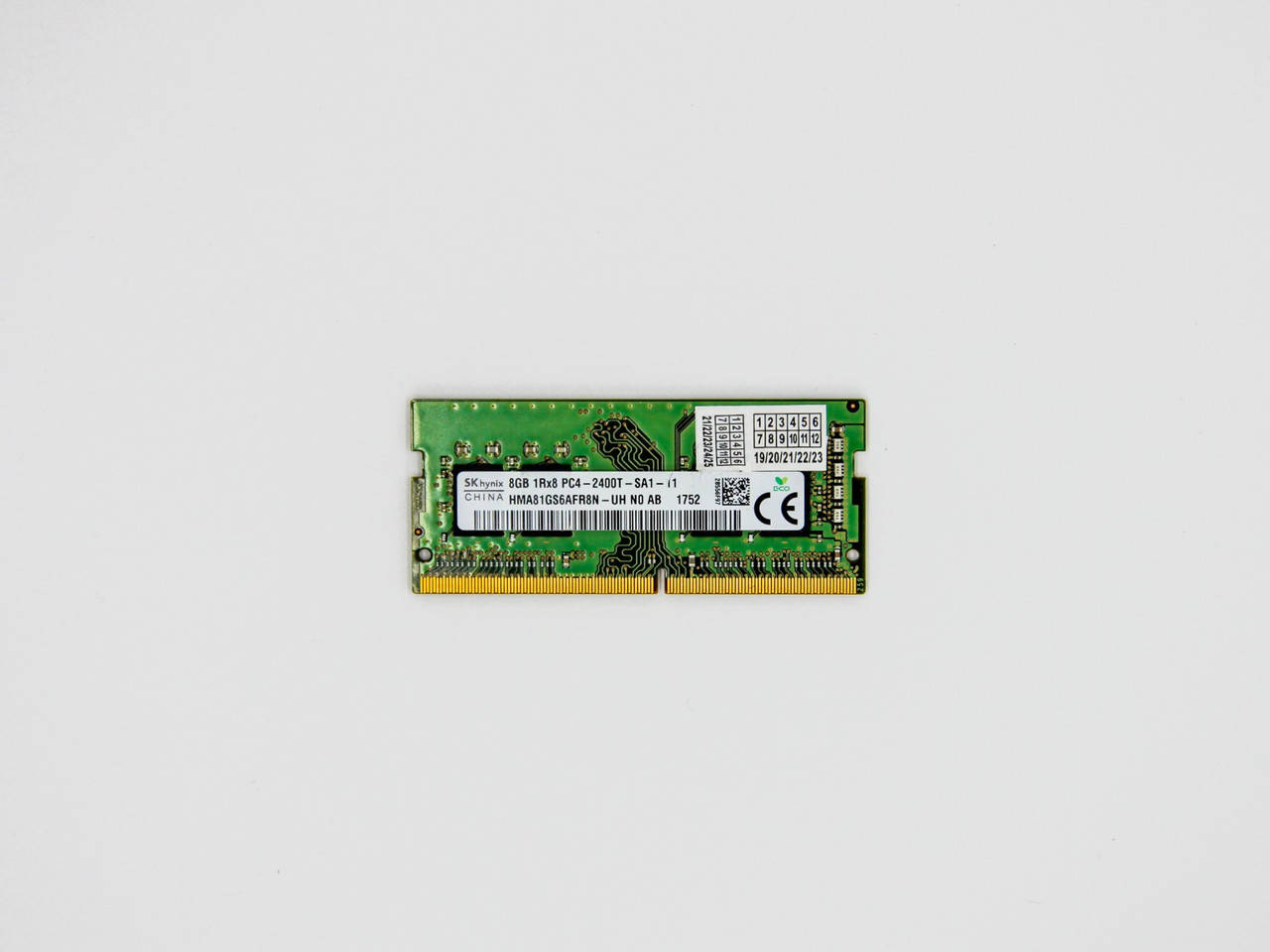 

Оперативная память Hynix SODIMM 8Gb DDR4-2400MHz PC4-19200 CL17 (HMA81GS6AFR8N-UH) Б\У