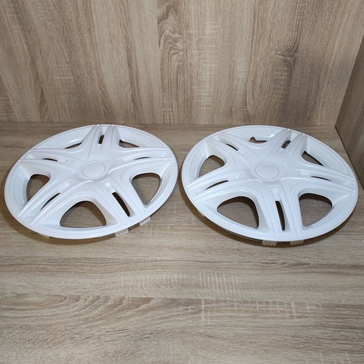 

Колпак колеса декоративный R 16 Газель, Рута, Бизнес, Next зад Дакар белый компл 2 шт пр. STAR