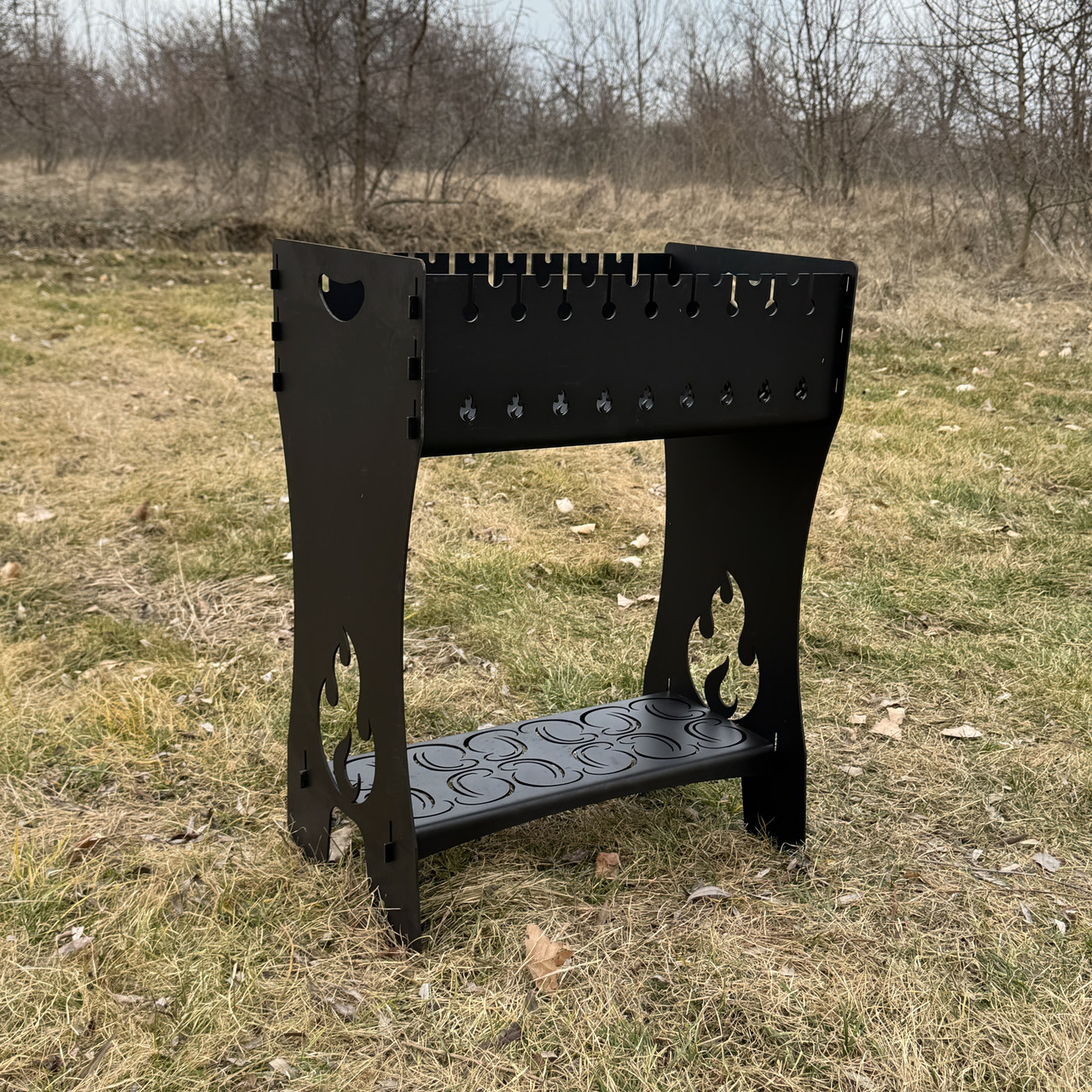 Мангал розбірний високий з нижньою полицею для дров на 8 шампурів