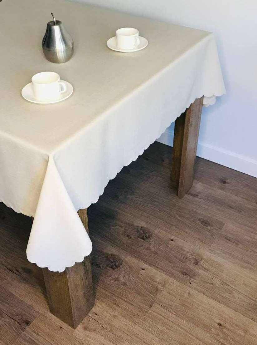 

Бежевая однотонная скатерть, Бежевый