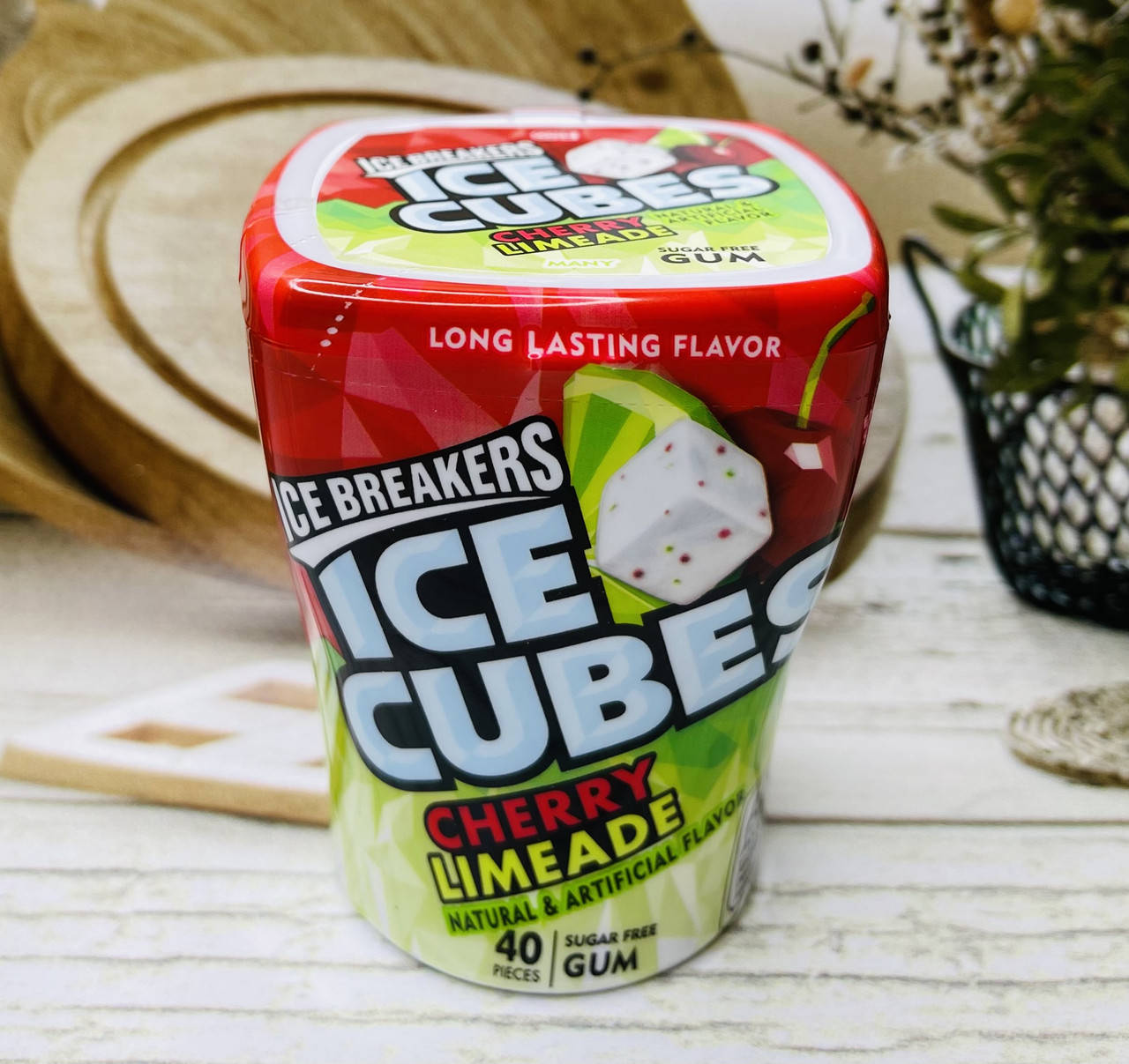 

Жвачки в кубиках ICE BREAKERS Ice Cubes Вишня лимонад