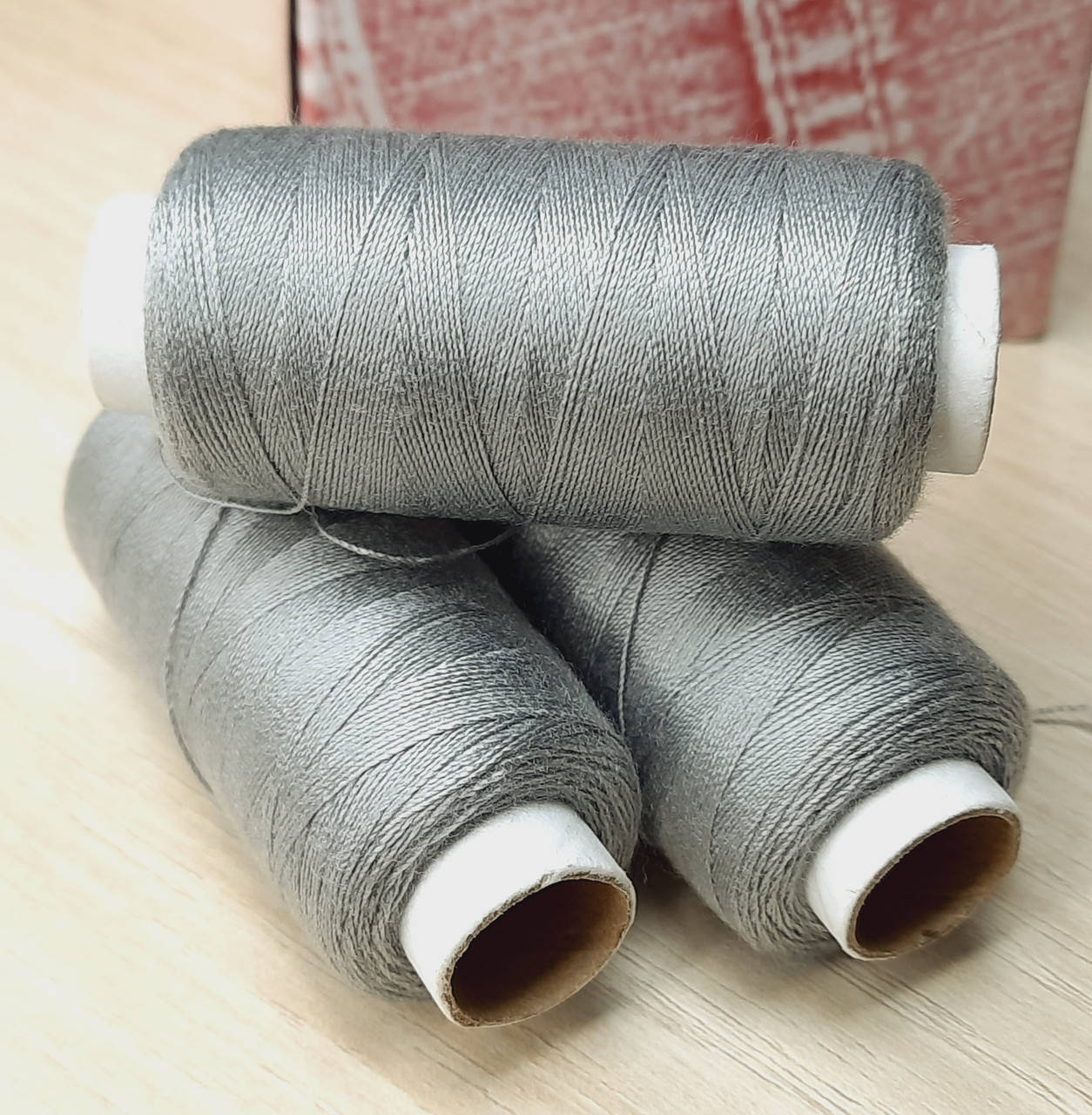 

Нитки для джинса світло-сірі, Серый