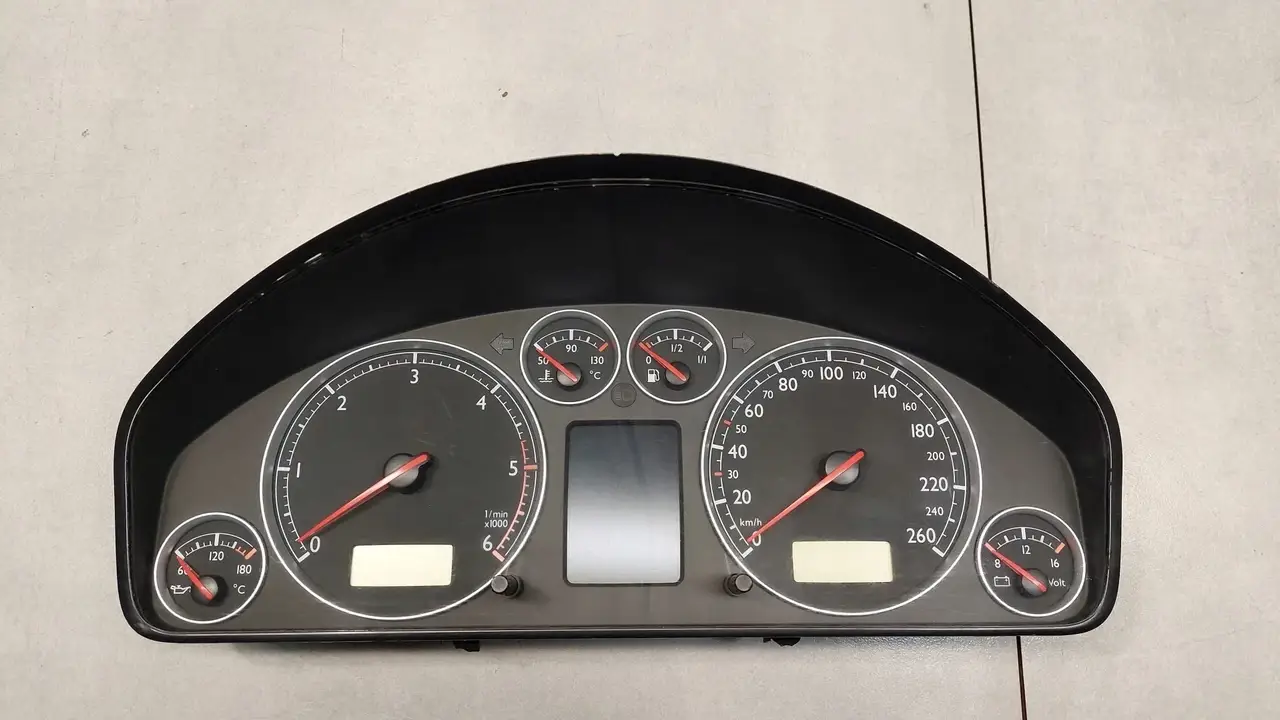 

Панель приборов ЧАСЫ SHARAN 1.9 TDI Рестайл 7M3920840G под заказ 2-4 дн