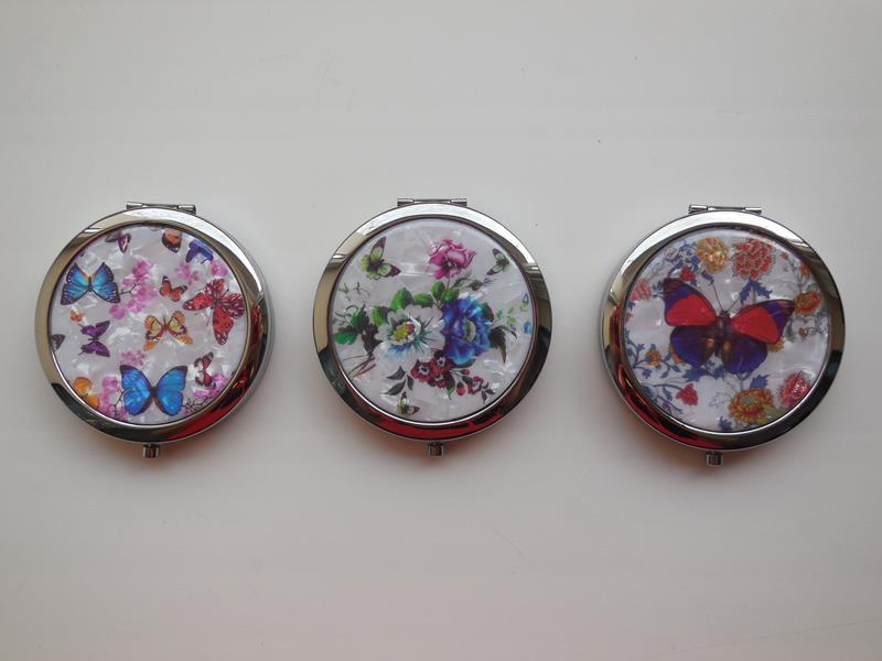 

Зеркало цельнометаллическое цветы и бабочки цвета ассорти