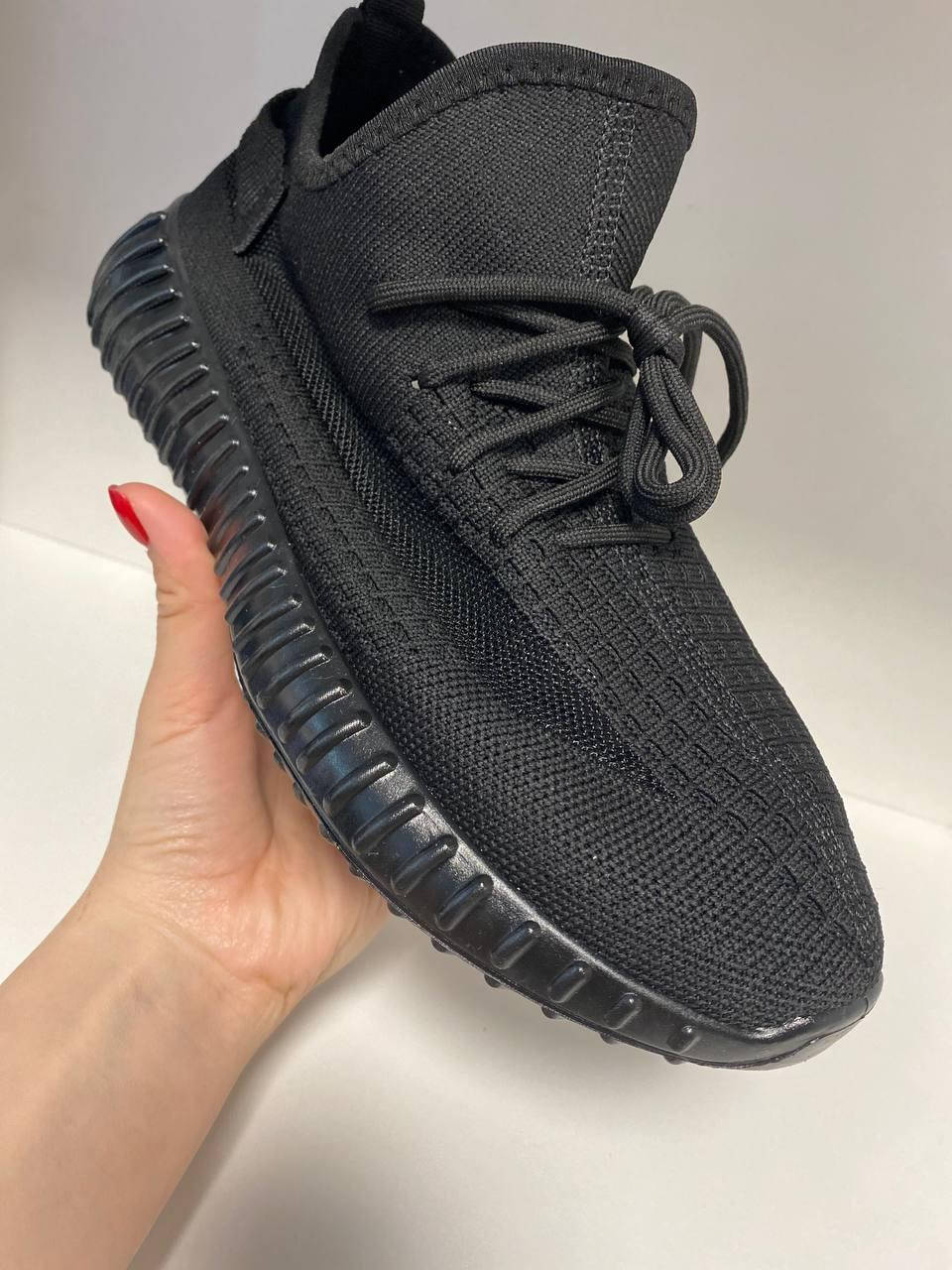 

Мужские кроссовки Adidas Yeezy Boost