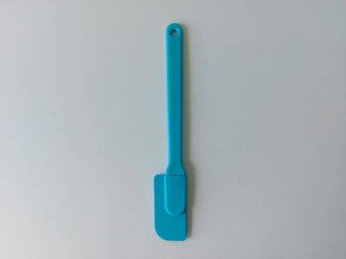 

Лопатка силиконовая с пластмассовой ручкой 7*4 cm, L 24 cm.