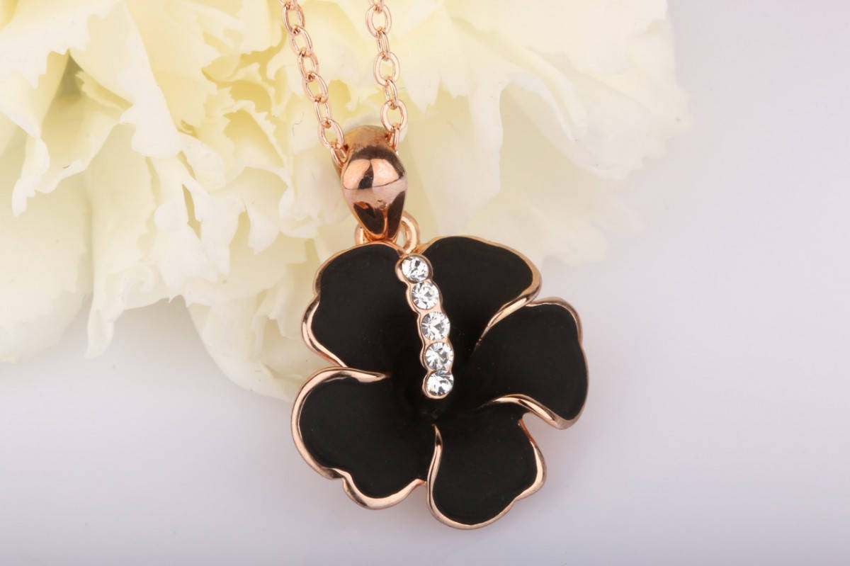 

Колье Black Orchid Swarovski