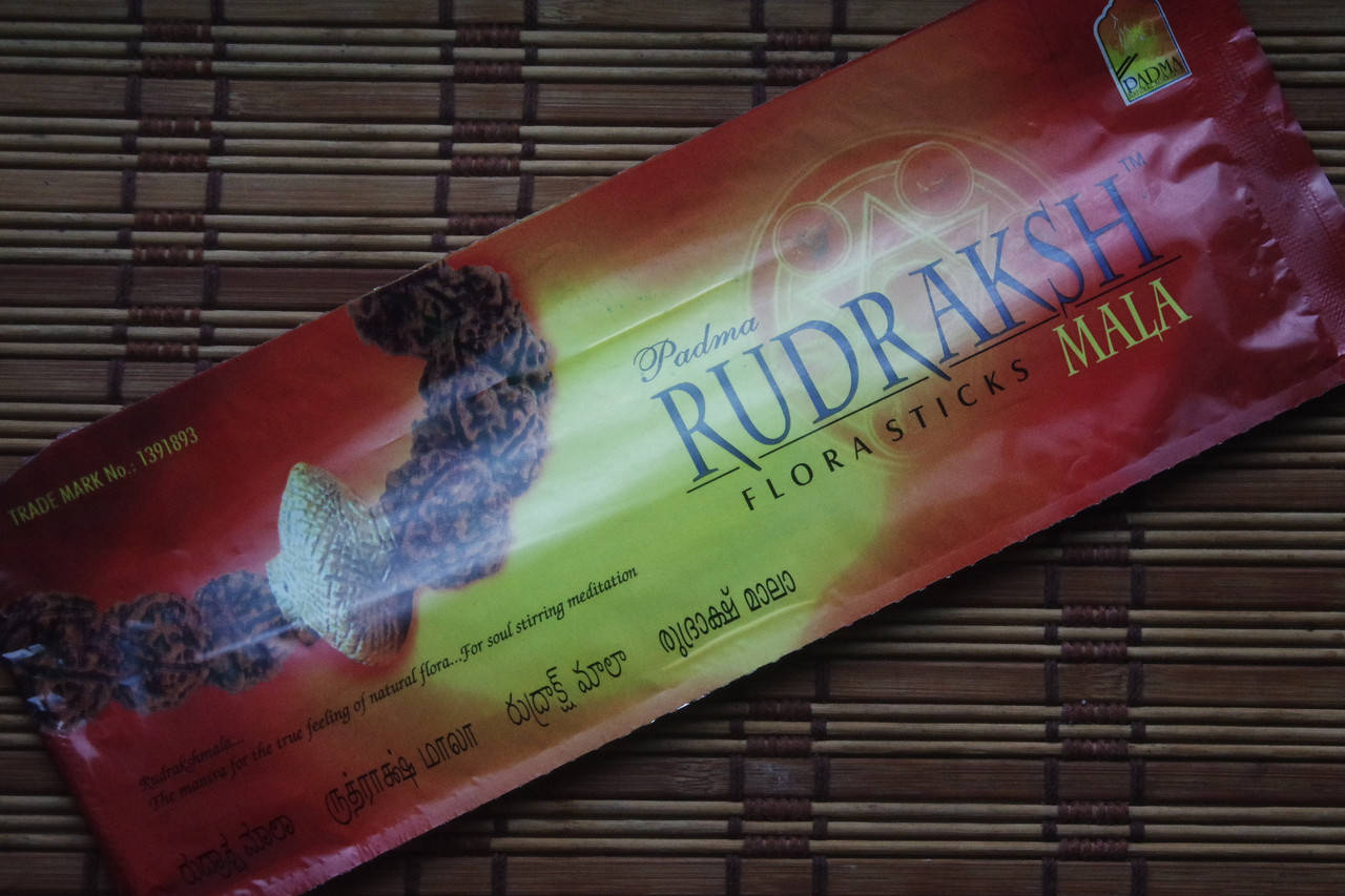 

Натуральные индийские благовония рудракша Rudraksh Mala 18g Индия.