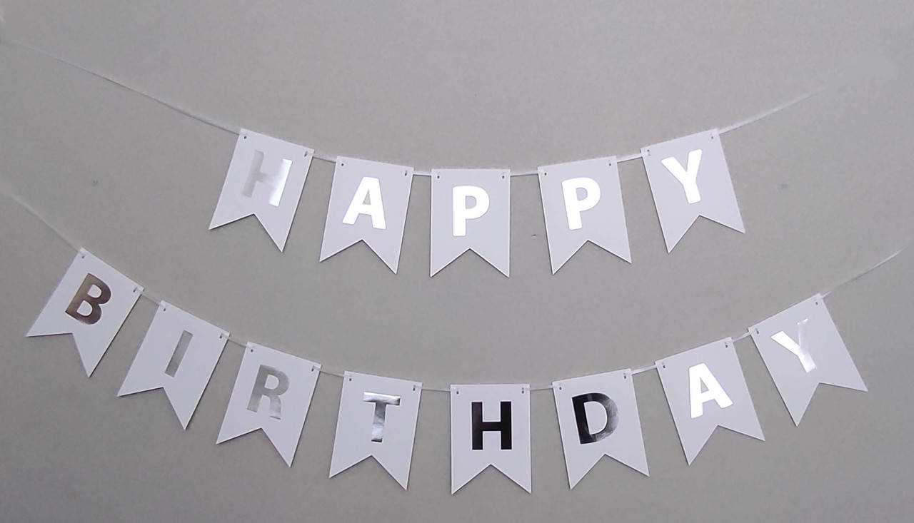 

Гирлянда побуквенная "Happy Birthday" Серебро на белом