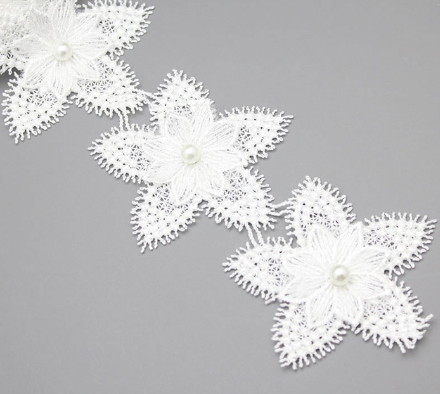 

Кружевной элемент Цветок белый