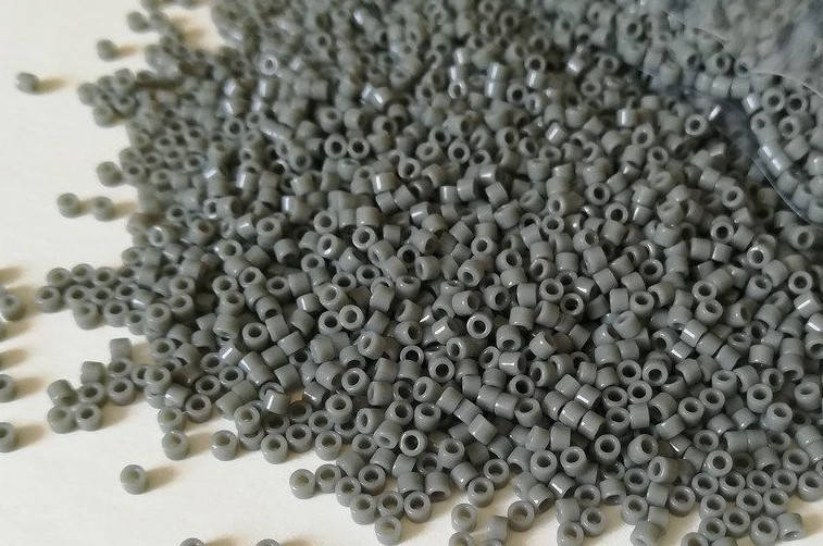 

Японський бісер Miyuki Delica 11/0 DB0731 Opaque Grey