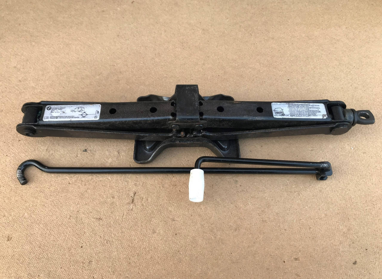 

Домкрат на BMW X5 E53 E70 F15 (БМВ Х5 71126754372) 1999-2018