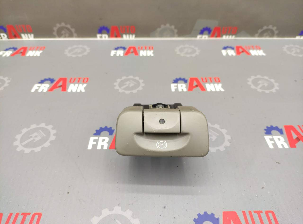 

Кнопка стояночного тормоза 8200243681 Renault Scenic 2003 - 2008