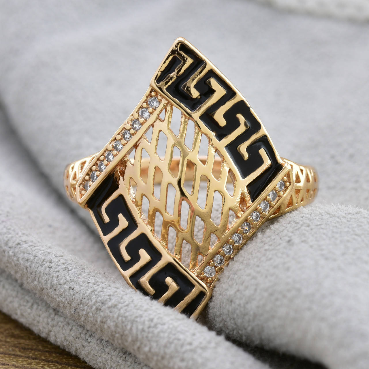 

Кольцо Xuping 12789 ширина 24 мм черная эмаль позолота 18К размер 20