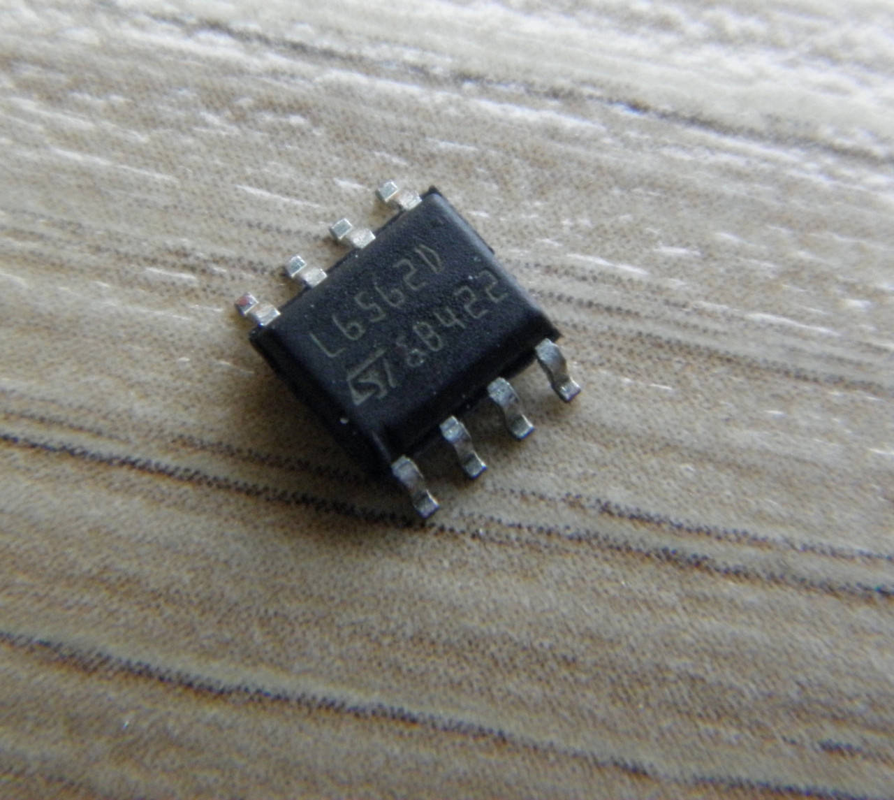 

Микросхема L6562D
